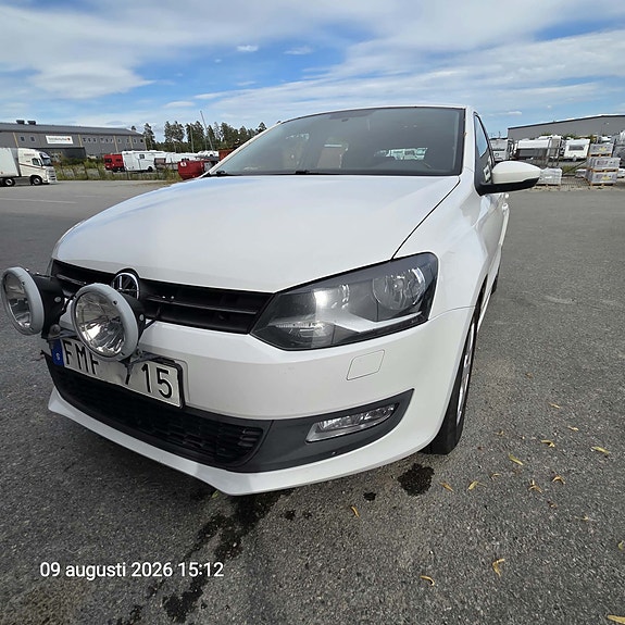 Volkswagen Polo 2 of 9