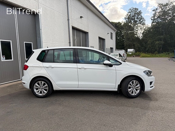 Volkswagen Golf Sportsvan 2 of 13