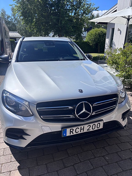 Mercedes-Benz GLC220 d 2 of 13