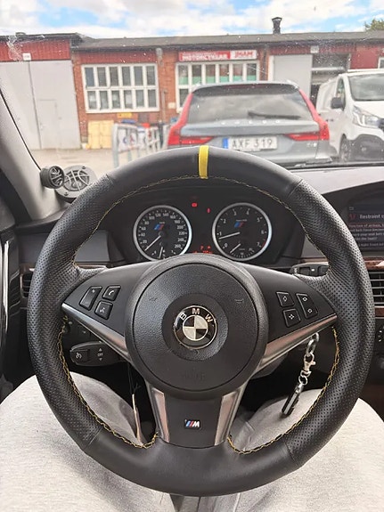 BMW 545i 6 of 7