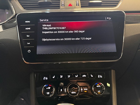 Skoda Superb 14 of 17