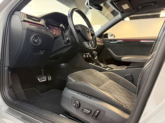 Skoda Superb 8 of 17