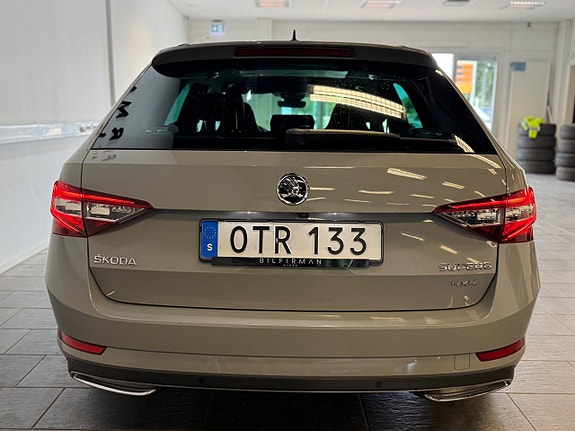 Skoda Superb 16 of 17