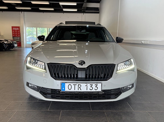 Skoda Superb 3 of 17