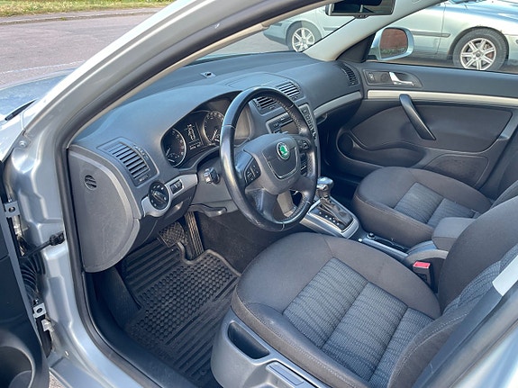 Skoda Octavia 12 of 23