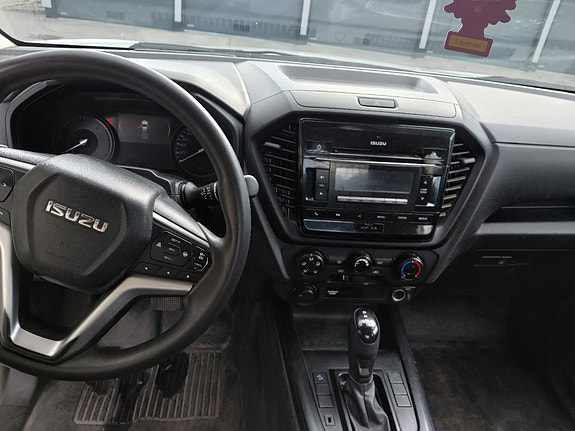 Isuzu D-max 12 of 13