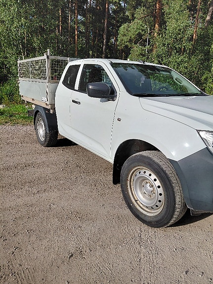 Isuzu D-max 3 of 13