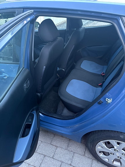 Hyundai i10 6 of 8