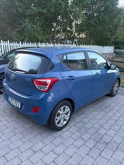 Hyundai i10 3 of 8