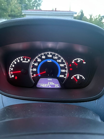 Hyundai i10 7 of 8