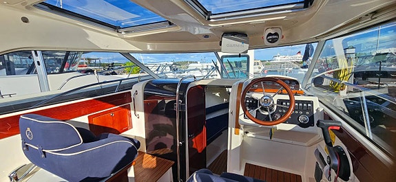 Aquador 23 HT-2007 Mercruiser 4,3l MPI-2009 10 of 11