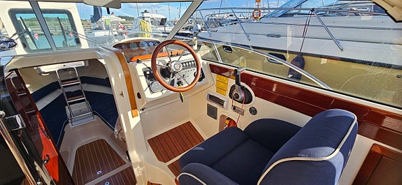 Aquador 23 HT-2007 Mercruiser 4,3l MPI-2009 7 of 11