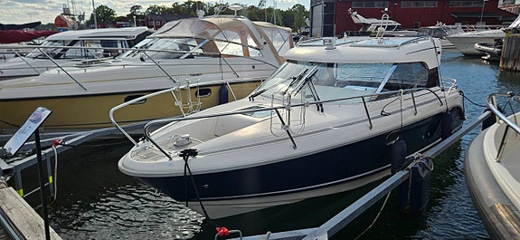 Aquador 23 HT-2007 Mercruiser 4,3l MPI-2009 3 of 11