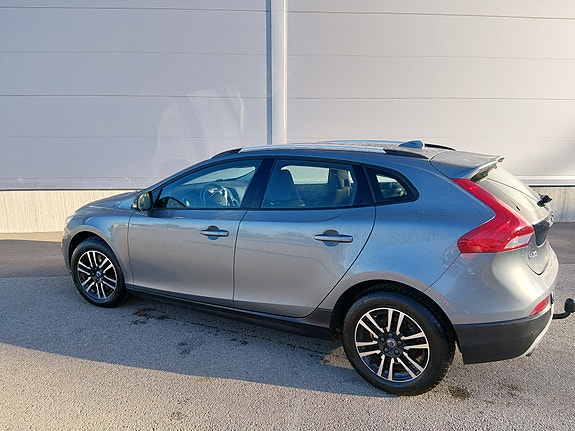 Volvo V40 Cross Country 4 of 7