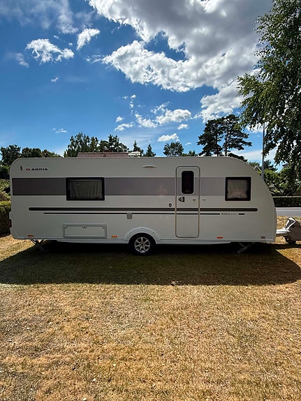 Adria Adora 613UT 2 of 10