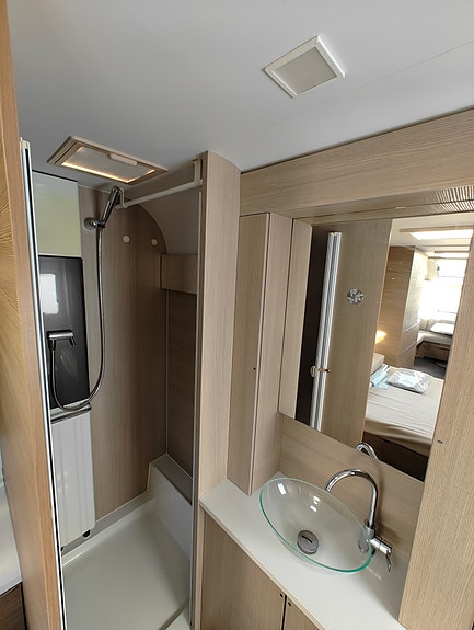 Adria Adora 613UT 5 of 10