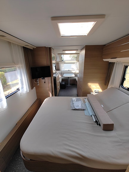 Adria Adora 613UT 4 of 10