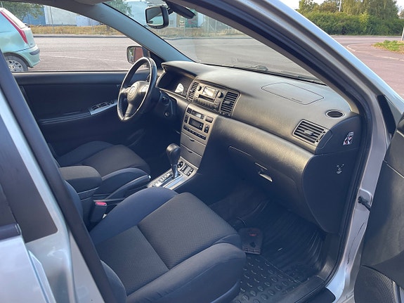 Toyota Corolla 11 of 17
