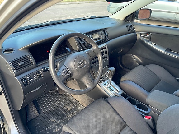 Toyota Corolla 10 of 17