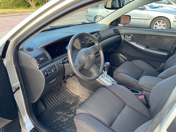 Toyota Corolla 9 of 17