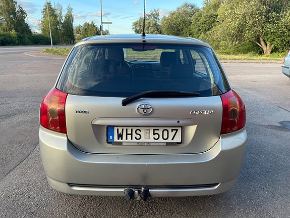 Toyota Corolla 7 of 17