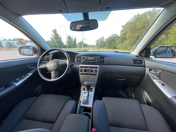 Toyota Corolla 12 of 17