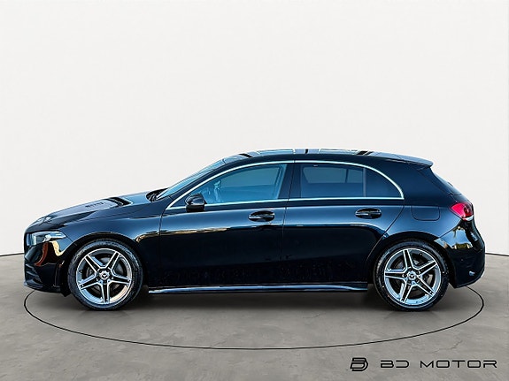 Mercedes-Benz A180 2 of 17