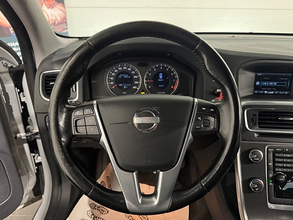 Volvo S60 11 of 19