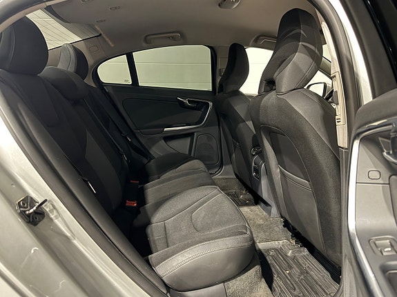 Volvo S60 15 of 19