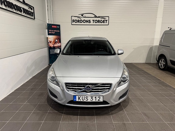 Volvo S60 4 of 19