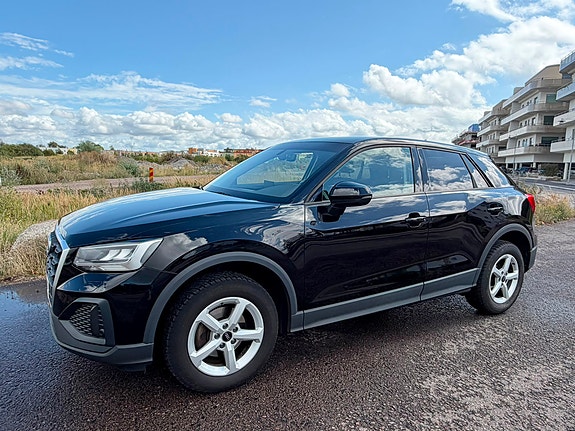 Audi Q2 2 of 10