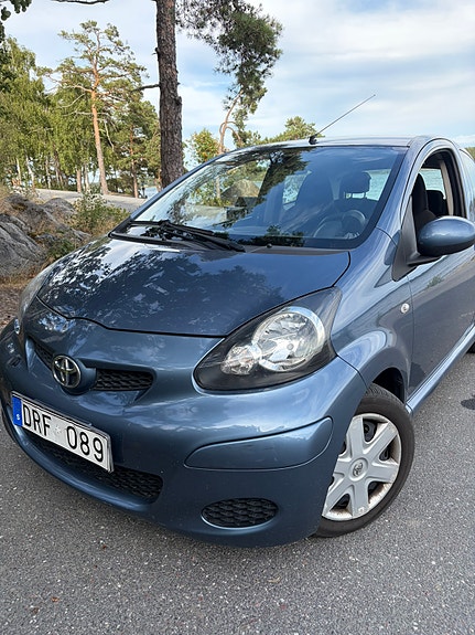 Toyota Aygo 2 of 5