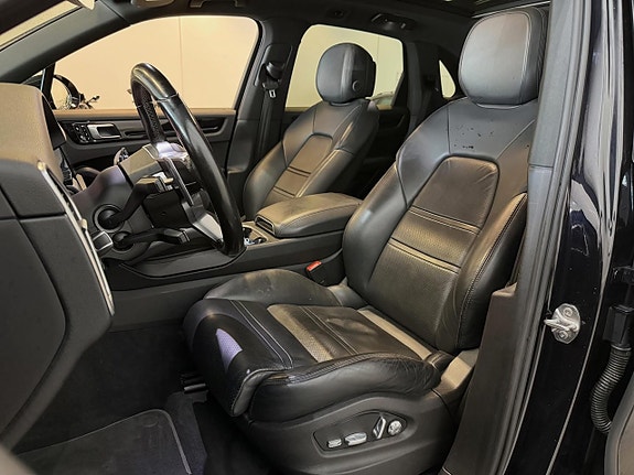 Porsche Cayenne 8 of 10