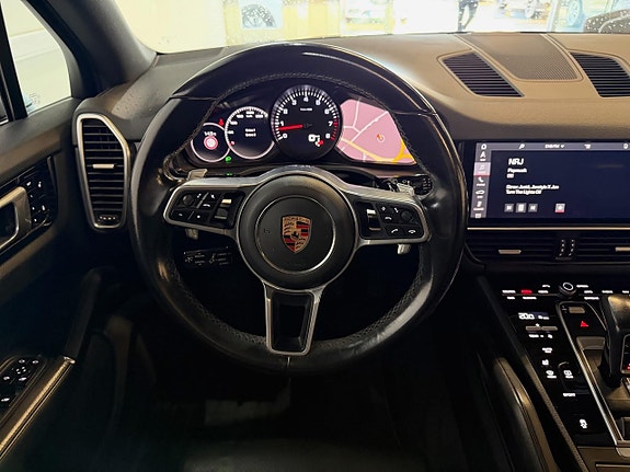 Porsche Cayenne 5 of 10