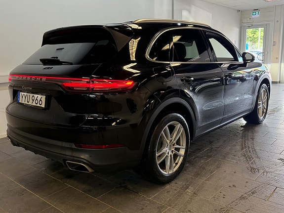 Porsche Cayenne 10 of 10