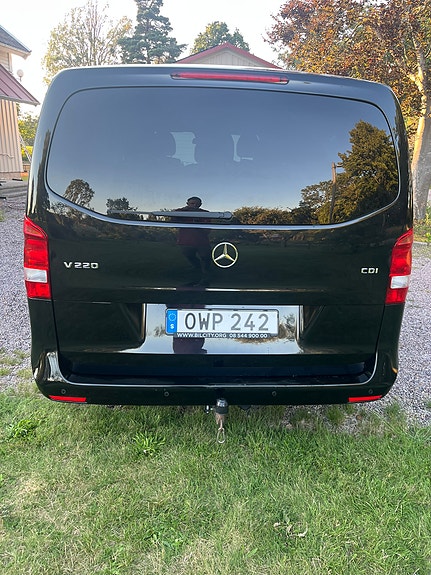 Mercedes-Benz V220 d 4 of 18