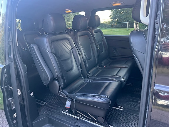 Mercedes-Benz V220 d 17 of 18