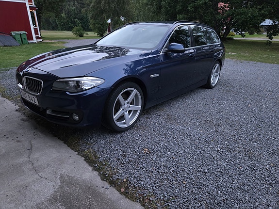BMW 520d 2 of 5