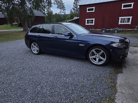 BMW 520d 4 of 5