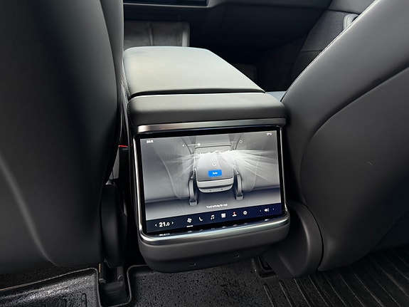 Tesla Model S 10 of 10