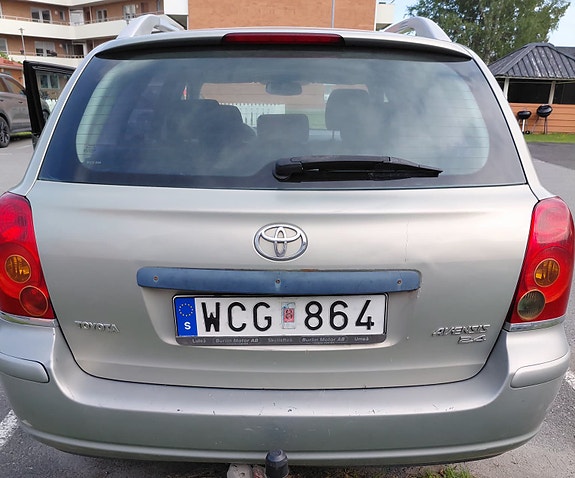 Toyota Avensis 6 of 7