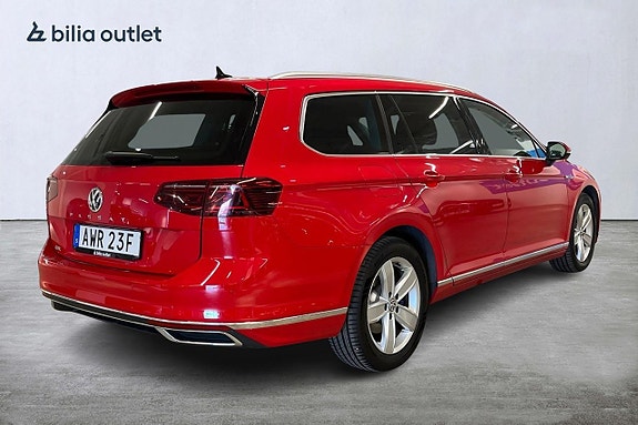 Volkswagen Passat 9 of 26