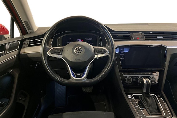 Volkswagen Passat 12 of 26