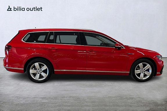 Volkswagen Passat 10 of 26