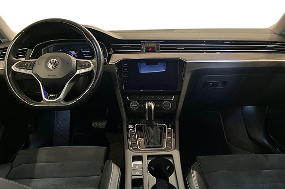 Volkswagen Passat 13 of 26