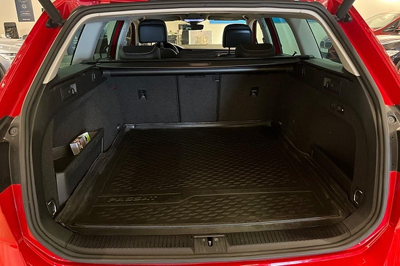 Volkswagen Passat 24 of 26
