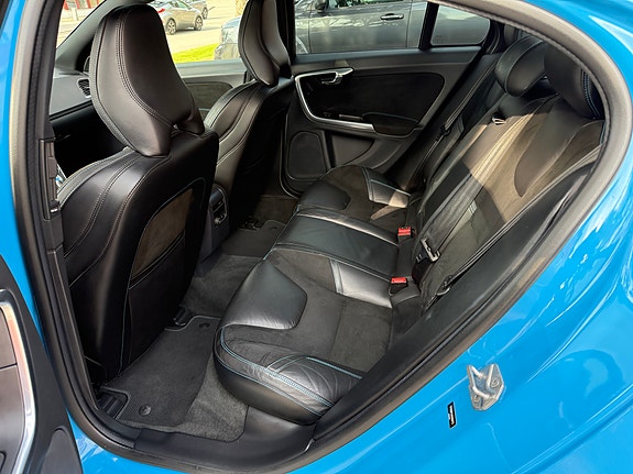 Volvo S60 5 of 7
