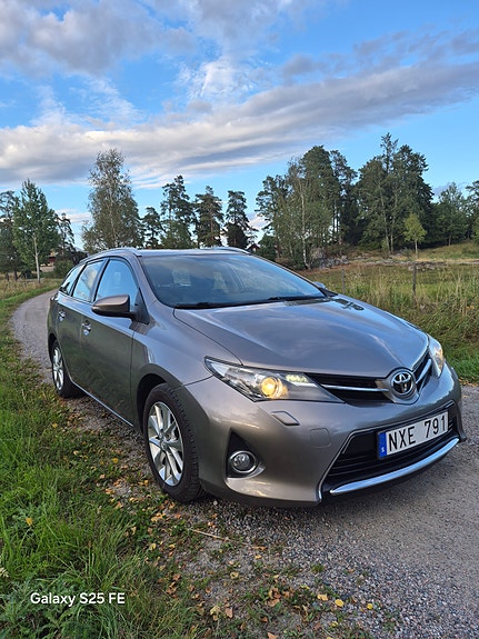 Toyota Auris 4 of 4