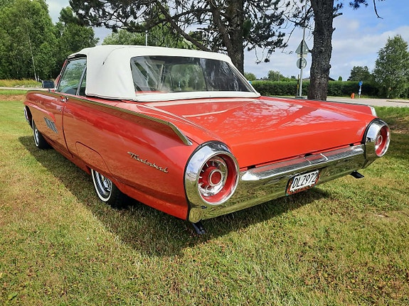 Ford Thunderbird 7 of 29