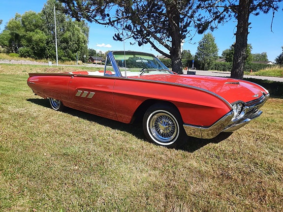 Ford Thunderbird 2 of 29